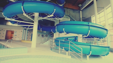 Kiedy na basen i korty? Sprawdź!