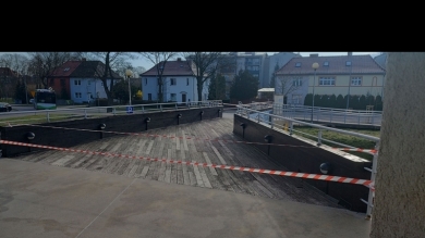 Przetarg na wykonanie remontu kładki wejściowej na basen w Szczecinku.