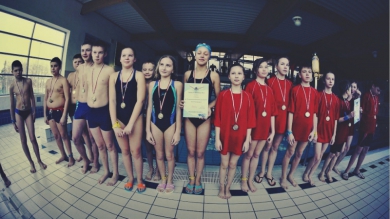 Na basenie w pierwszy dzień wiosny