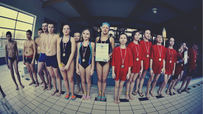 Na basenie w pierwszy dzień wiosny